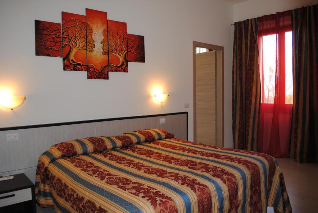 Tellus * Saturnia